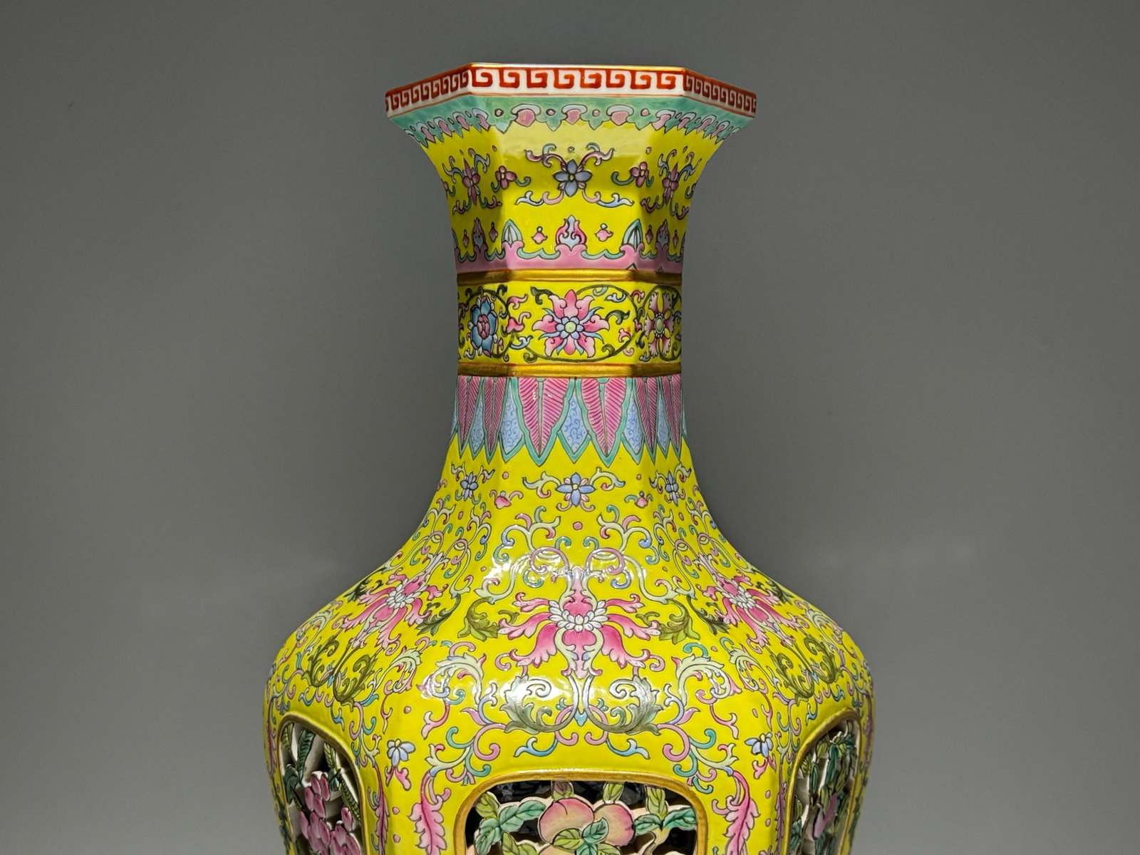 A Huge Enamel Lotus Pattern Vase - 6