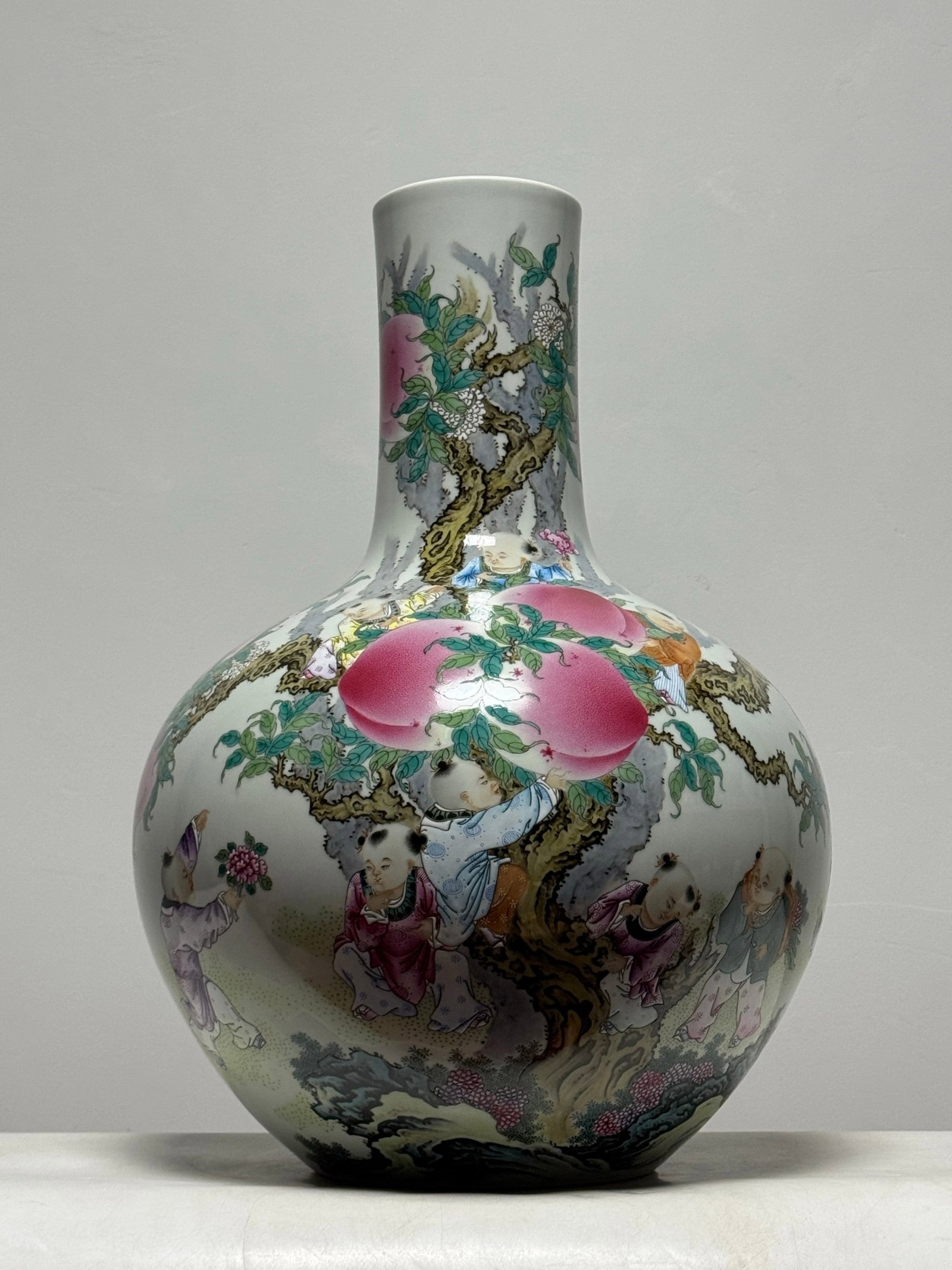 An Exquisite Enamel Character and Story Pattern Vase,with poem: An Exquisite Enamel Character and Story Pattern Vase,with poem,Qing Dynasty,China,Qianlong Six-character Mark,Size:21.6inx15.2in