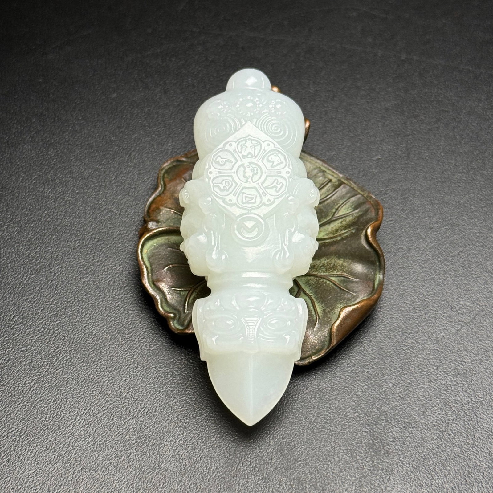 An Exquisite White Jade Beast-Face Pattern Ritual Implement - 2