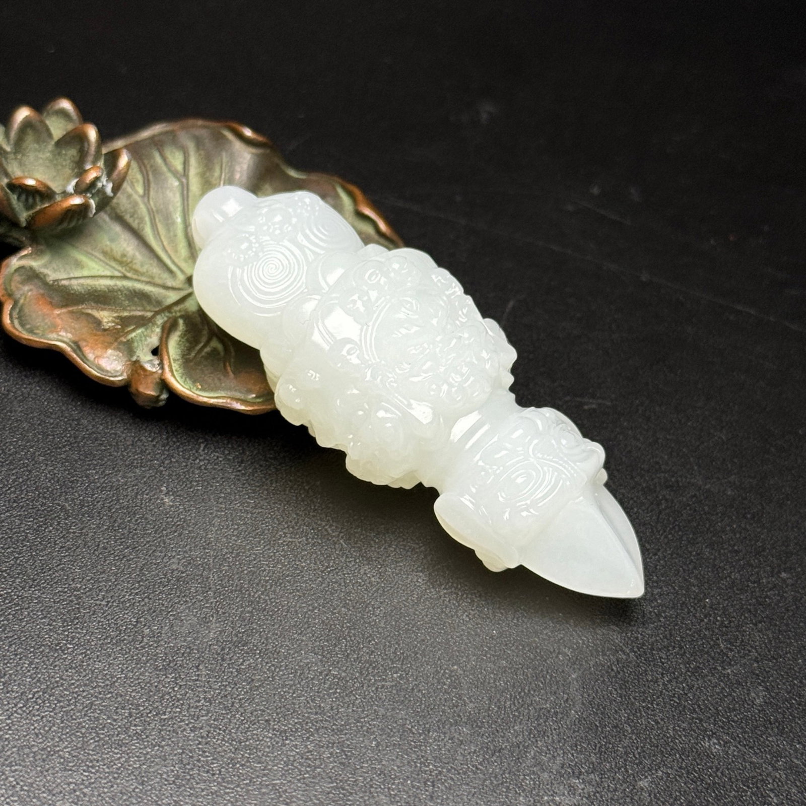 An Exquisite White Jade Beast-Face Pattern Ritual Implement - 3
