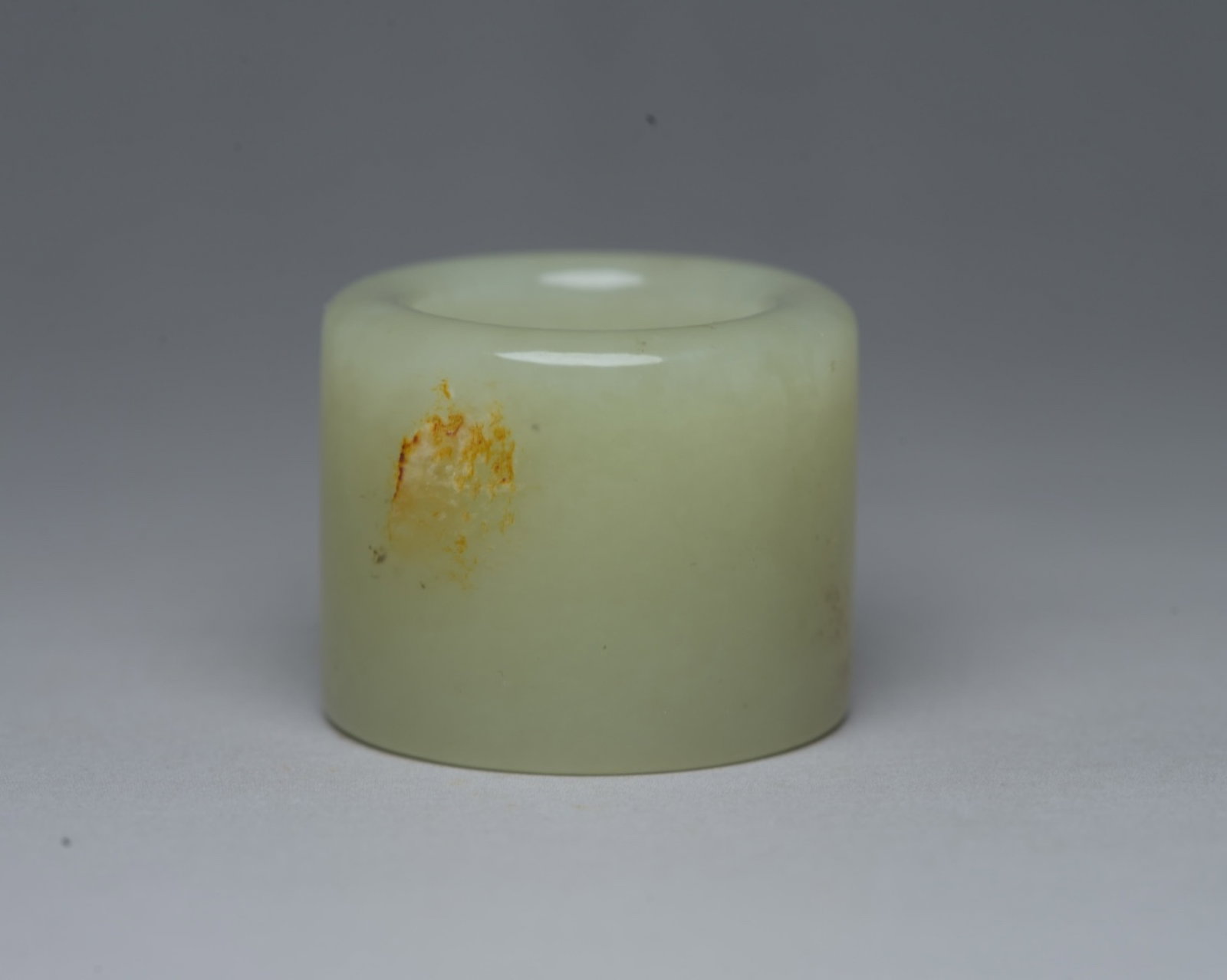 An Exquisite White Jade Thumb Ring - 4