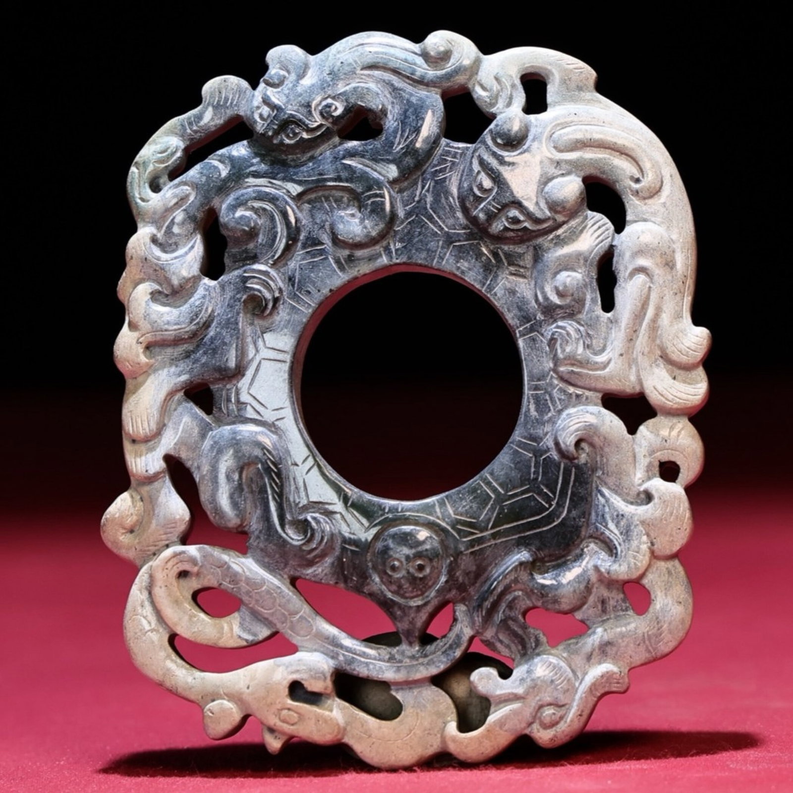 White Jade Chi-Dragon Pattern Pendant: White Jade Chi-Dragon Pattern Pendant,Qing Dynasty,China,Size:75mmx10mmx59mm,Weight:66g 白玉螭龙纹佩,中国清代