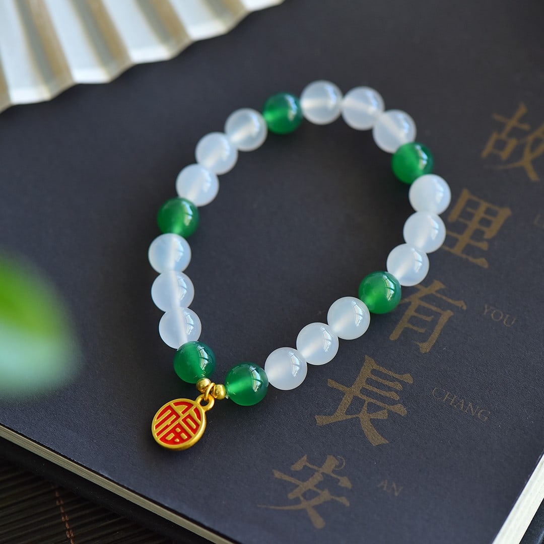 An Exquisite Sterling Silver-Gold Plated Inlaid Agate Bracelets: An Exquisite Sterling Silver-Gold Plated Inlaid Agate Bracelets,Size:8mmx8mm 纯银镀金镶玛瑙手串