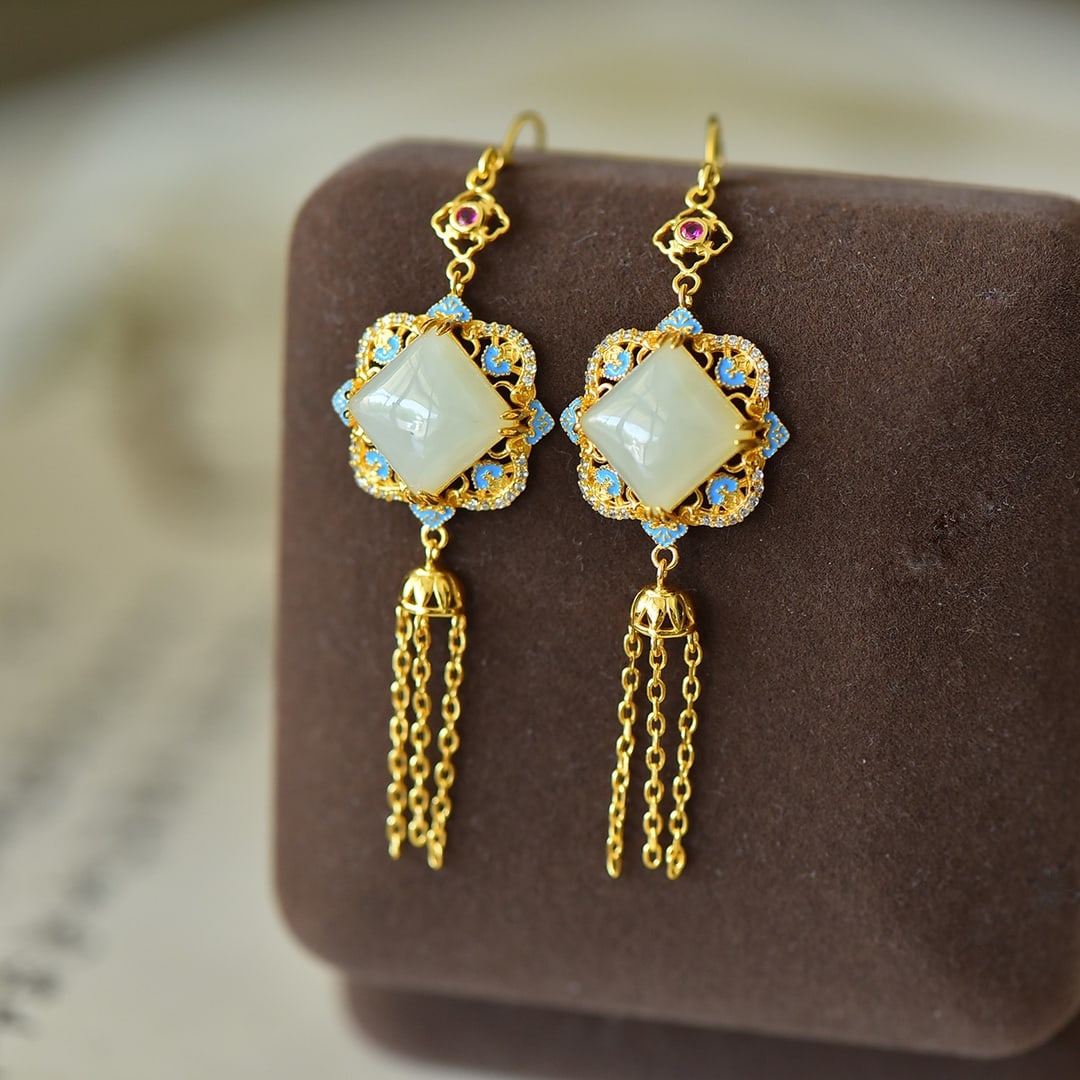 A Pair of Exquisite Sterling Silver-Gold Plated Inlaid White Jade Earrings,Inlaid Diamond: A Pair of Exquisite Sterling Silver-Gold Plated Inlaid White Jade Earrings,Inlaid Diamond,Size:10mmx10mm 一对纯银镀金镶白玉耳环,॔
