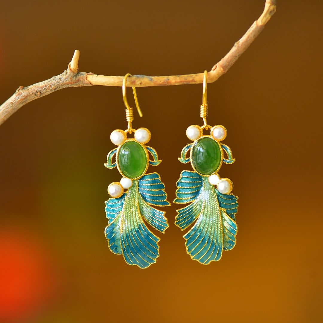 A Pair of Exquisite Sterling Silver-Gold Plated Inlaid Jasper Earrings,Inlaid Pearl: A Pair of Exquisite Sterling Silver-Gold Plated Inlaid Jasper Earrings,Inlaid Pearl 一对纯银镀金镶碧玉耳环,嵌珍珠