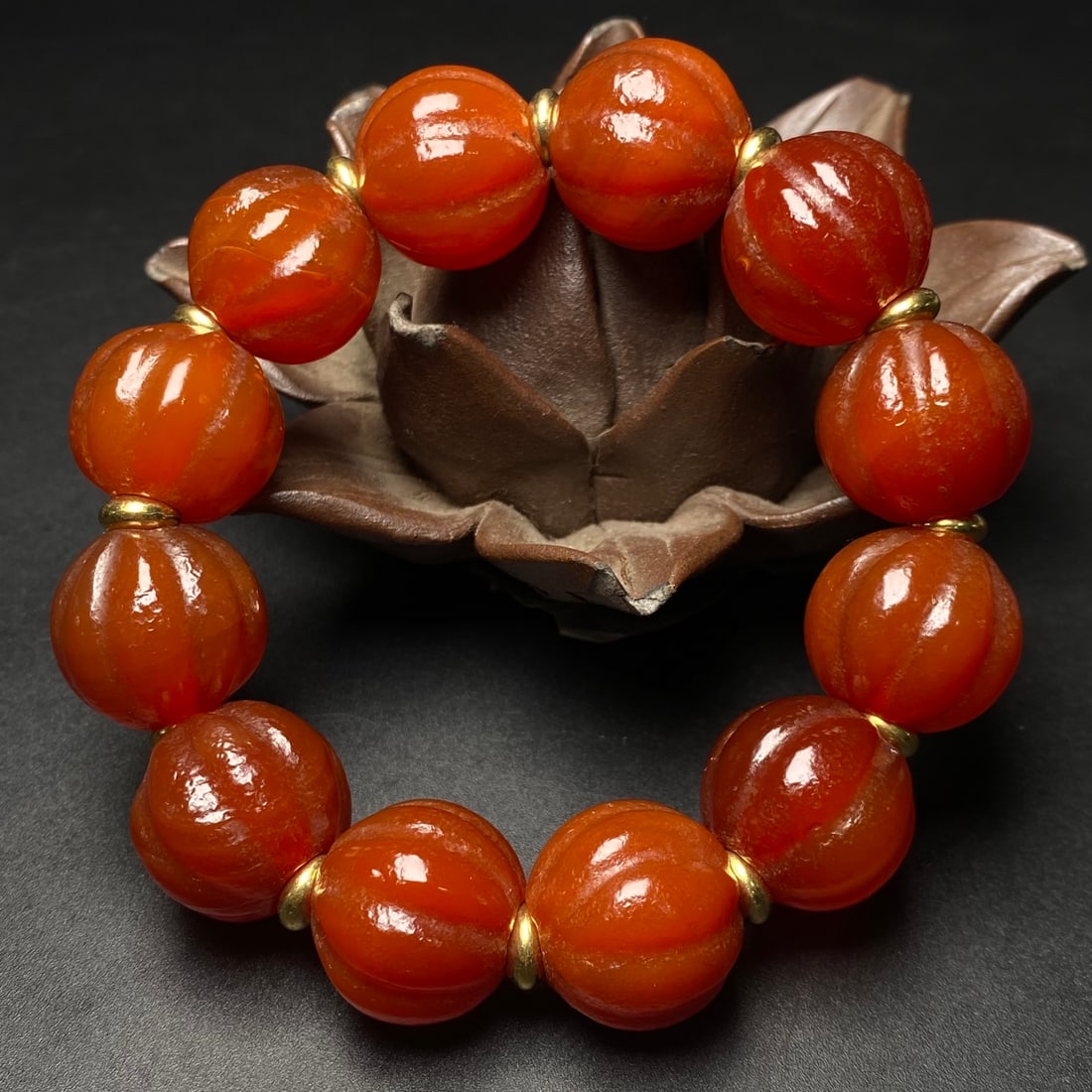 An Exquisite Agate Bracelet: An Exquisite Agate Bracelet,Size:19mm*12 玛瑙手串