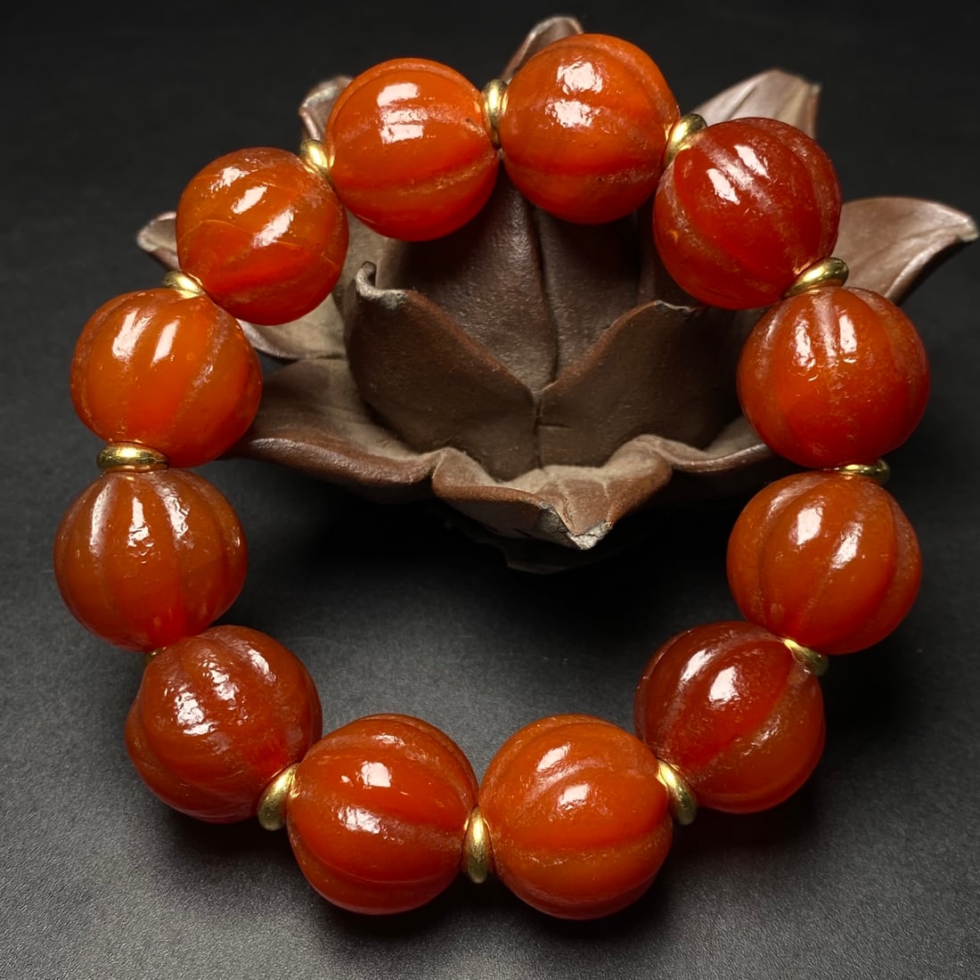 An Exquisite Agate Bracelet - 2