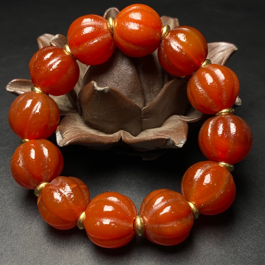 An Exquisite Agate Bracelet - 4