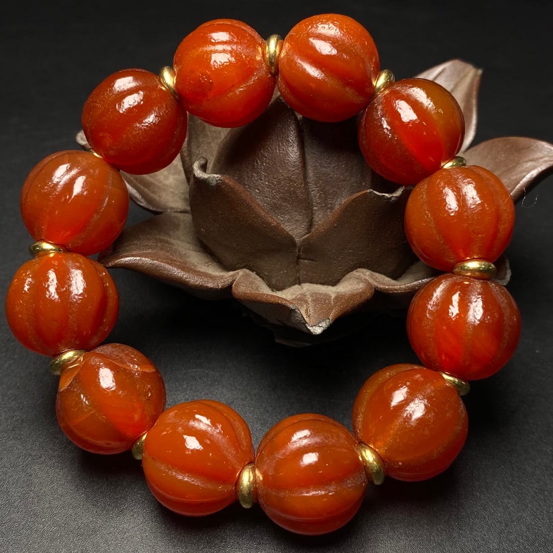 An Exquisite Agate Bracelet - 5