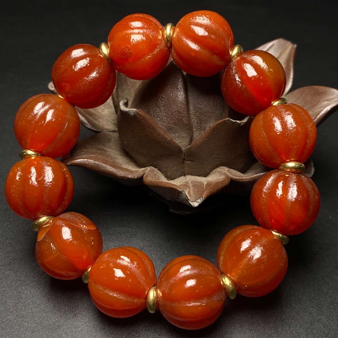 An Exquisite Agate Bracelet - 6