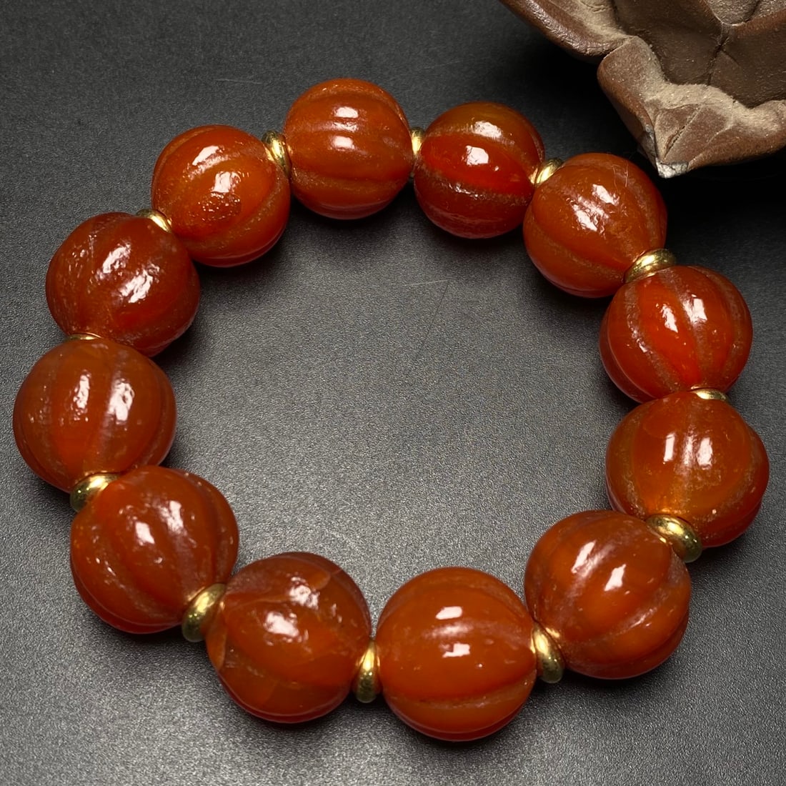 An Exquisite Agate Bracelet - 7
