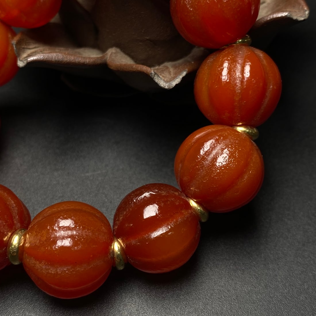 An Exquisite Agate Bracelet - 8