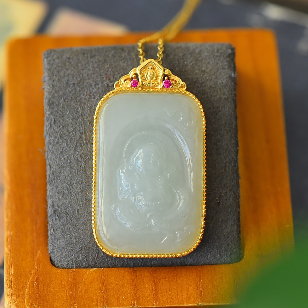An Exquisite Sterling Silver-Gold Plated Inlaid White Jade Necklace: An Exquisite Sterling Silver-Gold Plated Inlaid White Jade Necklace,Size:21mmx37mm 纯银镀金镶白玉项链