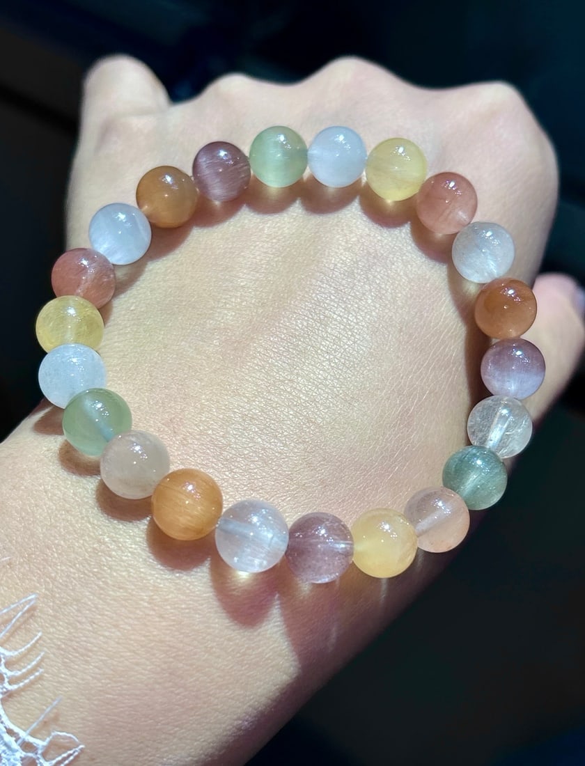 An Exquisite Crystal Bracelet - 2