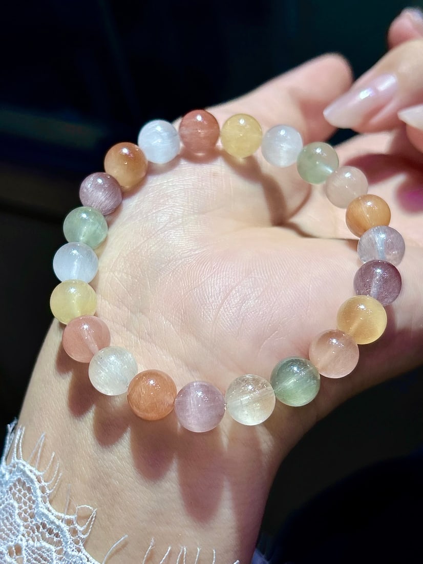 An Exquisite Crystal Bracelet - 4