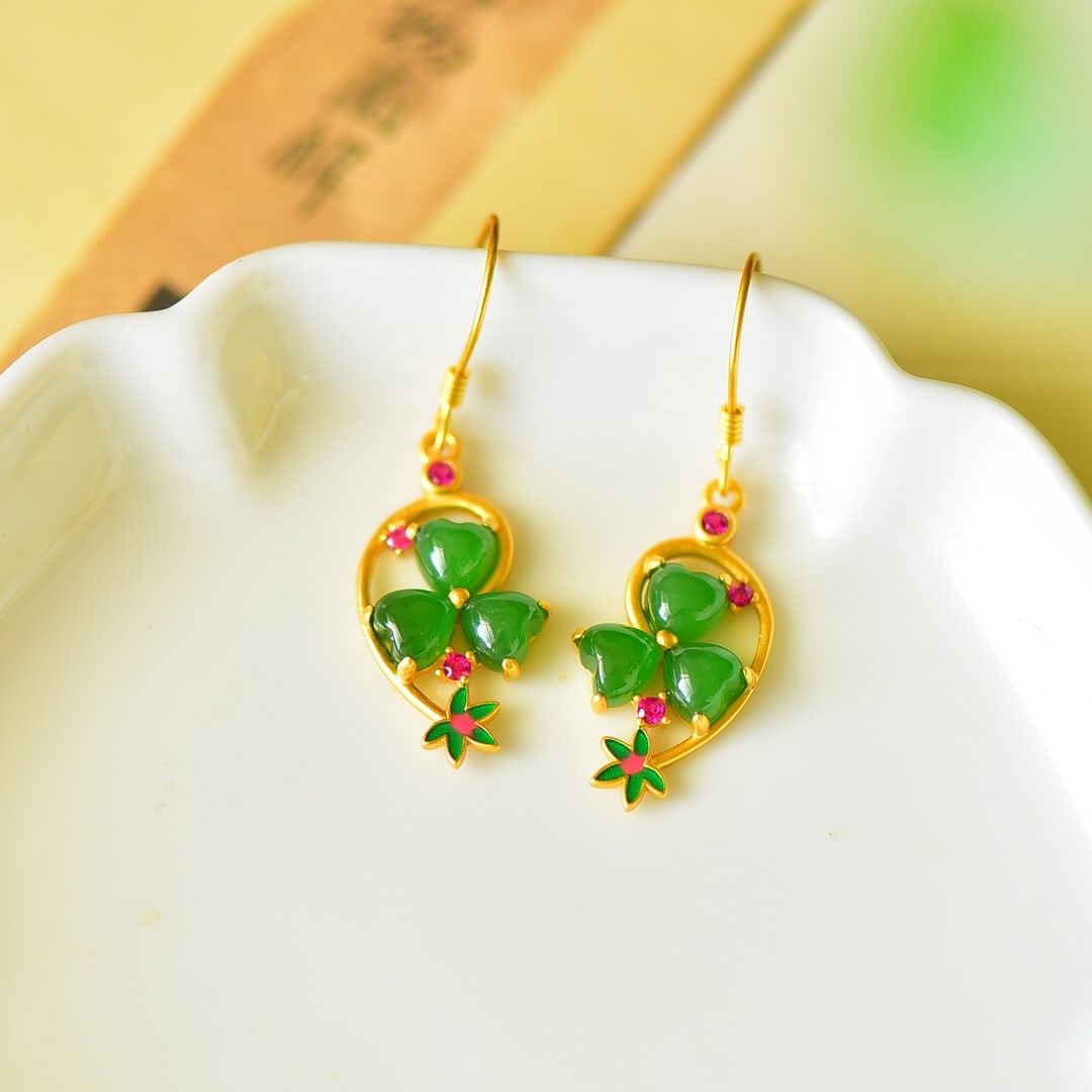 A Pair of Exquisite Sterling Silver-Gold Plated Inlaid Jasper Earrings: A Pair of Exquisite Sterling Silver-Gold Plated Inlaid Jasper Earrings,Size:12mmx37mm 一对纯银镀金镶碧玉耳环