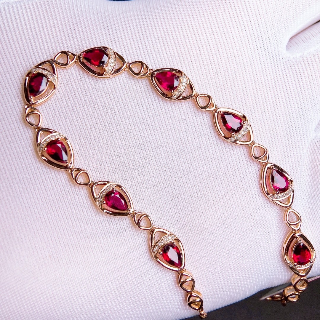 4.88Ctw Natural Tourmaline Bracelet: 4.88Ctw Natural Tourmaline Bracelet,Size:6.7mmx4.4mm 4.88Ctw天然碧玺手链