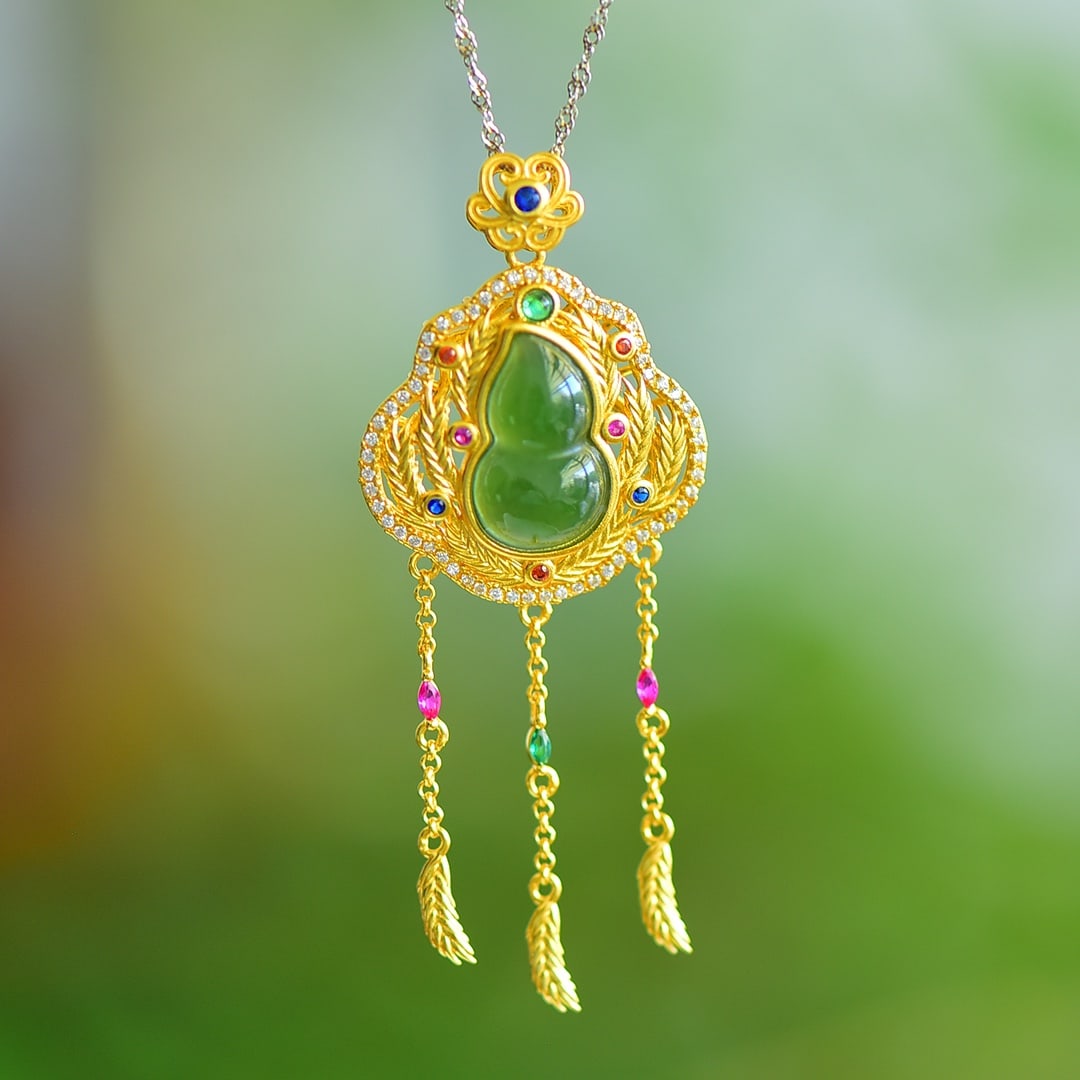 An Exquisite Sterling Silver-Gold Plated Inlaid Jasper Pendant,Inlaid Diamond: An Exquisite Sterling Silver-Gold Plated Inlaid Jasper Pendant,Inlaid Diamond 纯银镀金镶碧玉项链,嵌钻石