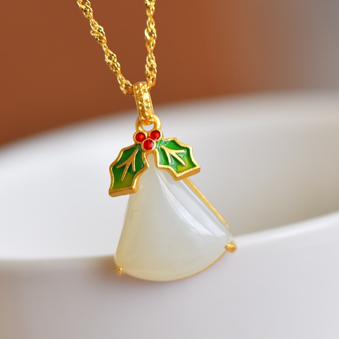 An Exquisite Sterling Silver-Gold Plated Inlaid White Jade Enamel Pendant: An Exquisite Sterling Silver-Gold Plated Inlaid White Jade Enamel Pendant , Size :15mmx16mm