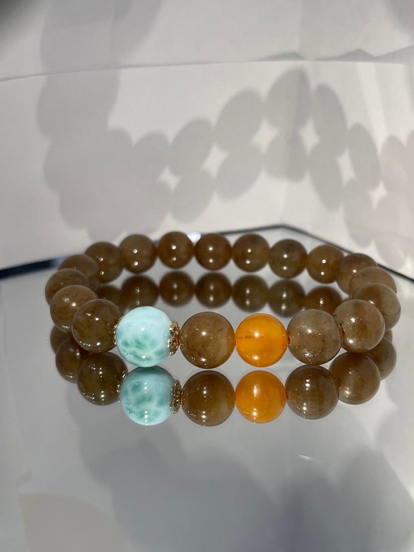 An Exquisite Yellow Jade With Larimar Bracelet: An Exquisite Yellow Jade With Larimar Bracelet,Size:7.8mm 黄玉配海纹石手串