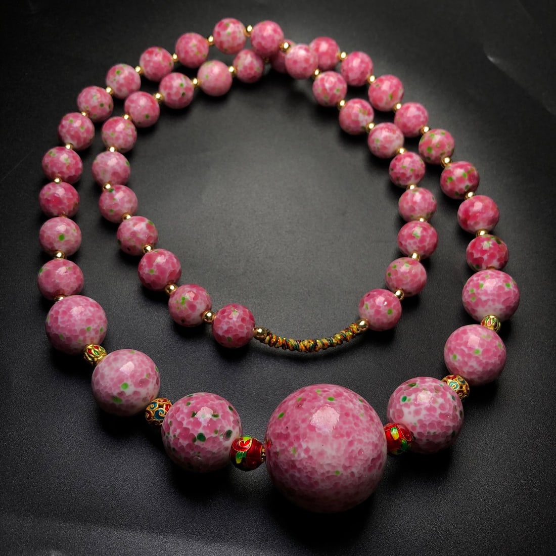 A Precious Glass Necklace: A Precious Glass Necklace,Size:30mm 琉璃项链