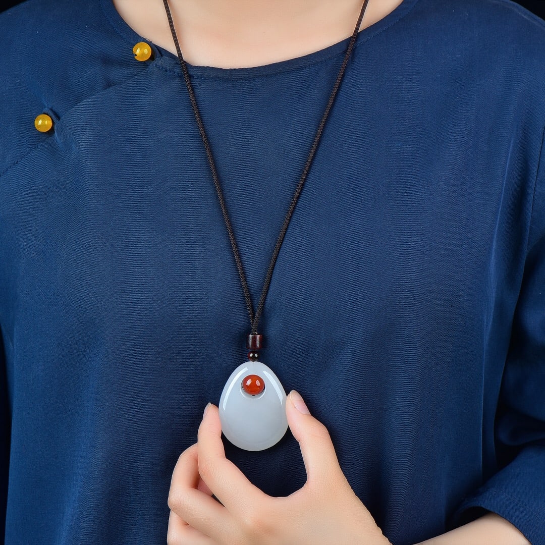 An Exquisite White Jade Pendant: An Exquisite White Jade Pendant,Size:39mmx50mm 白玉挂件