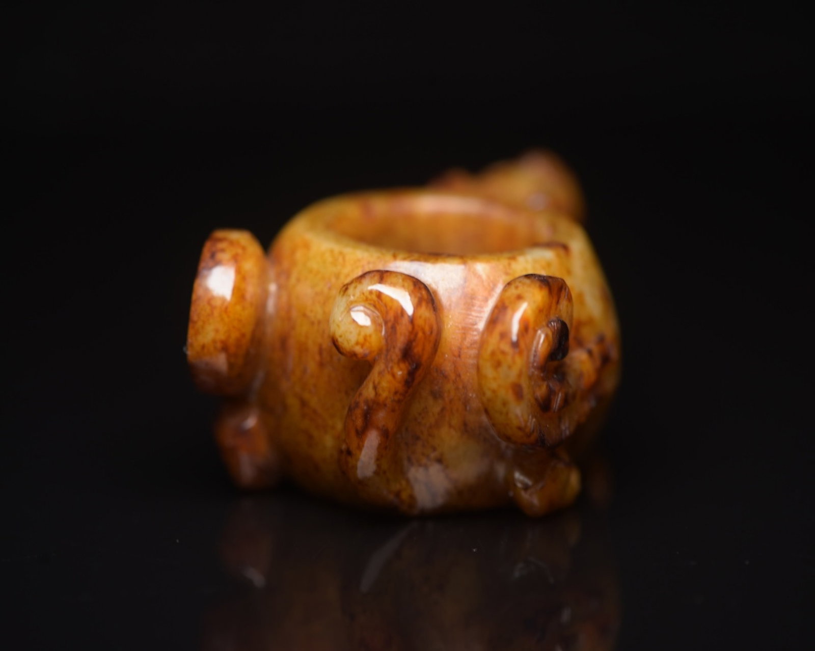 An Exquisite Archaic Jade Auspicious Beast Pattern Thumb Ring - 4