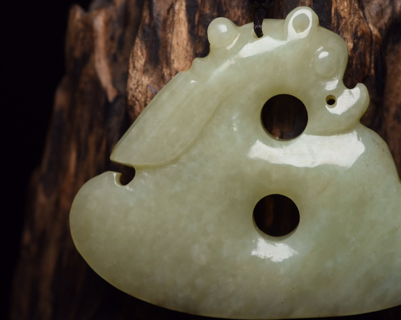 An Exquisite White Jade Dragon Pattern Pendant - 7
