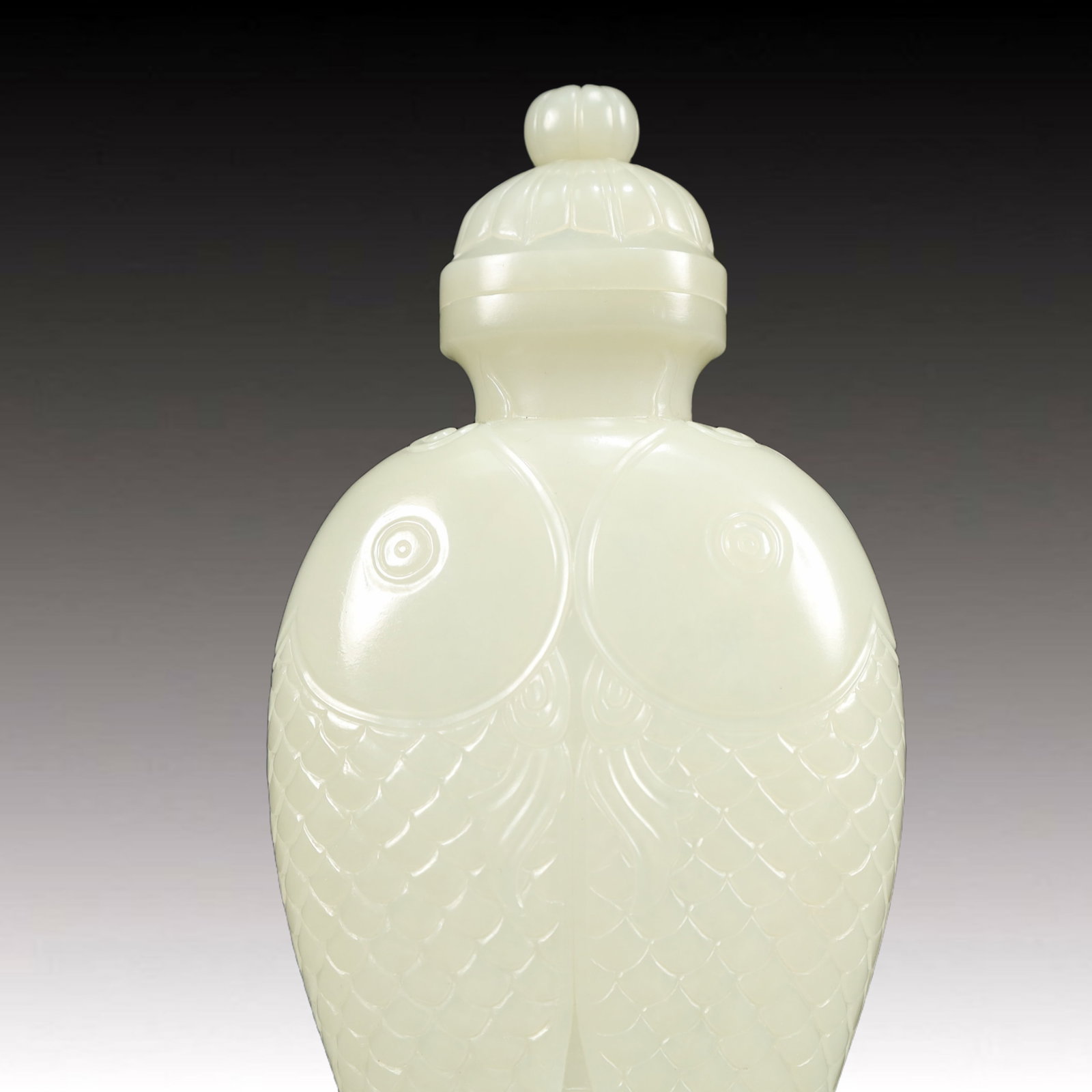 An Exquisite White Jade Fish Pattern Bottle - 2