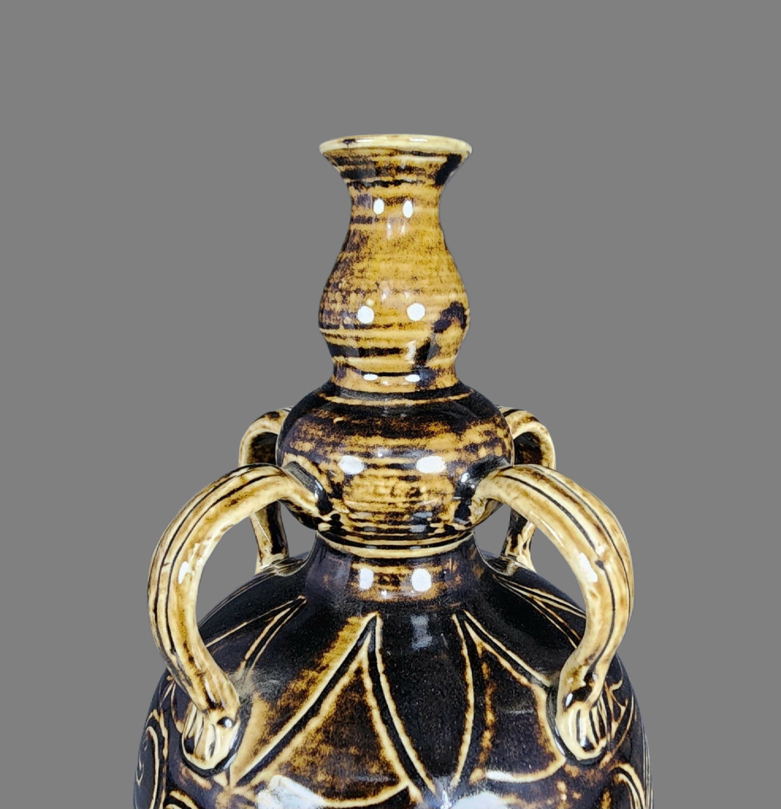 An Exquisite Ding yao Flower Pattern Vase - 4