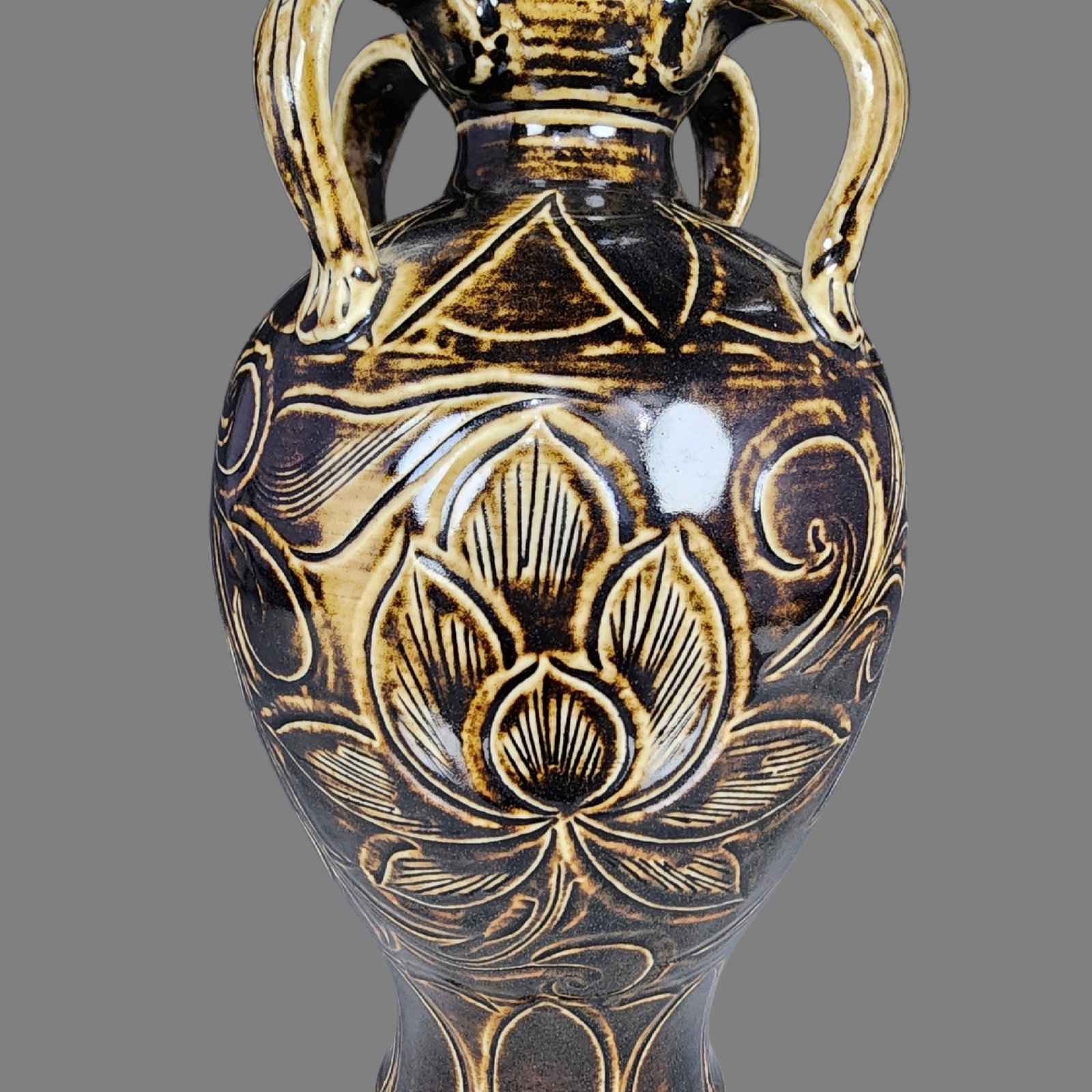 An Exquisite Ding yao Flower Pattern Vase - 5