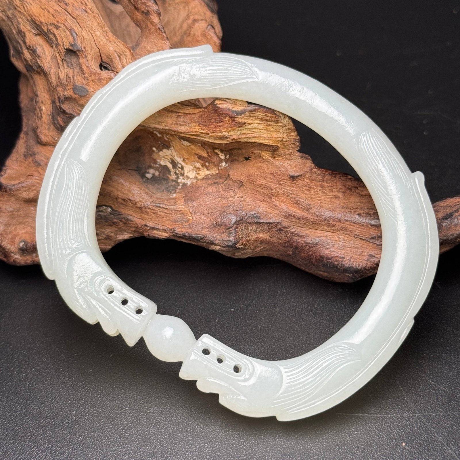 An Exquisite White Jade Dragon Pattern Bracelet - 2