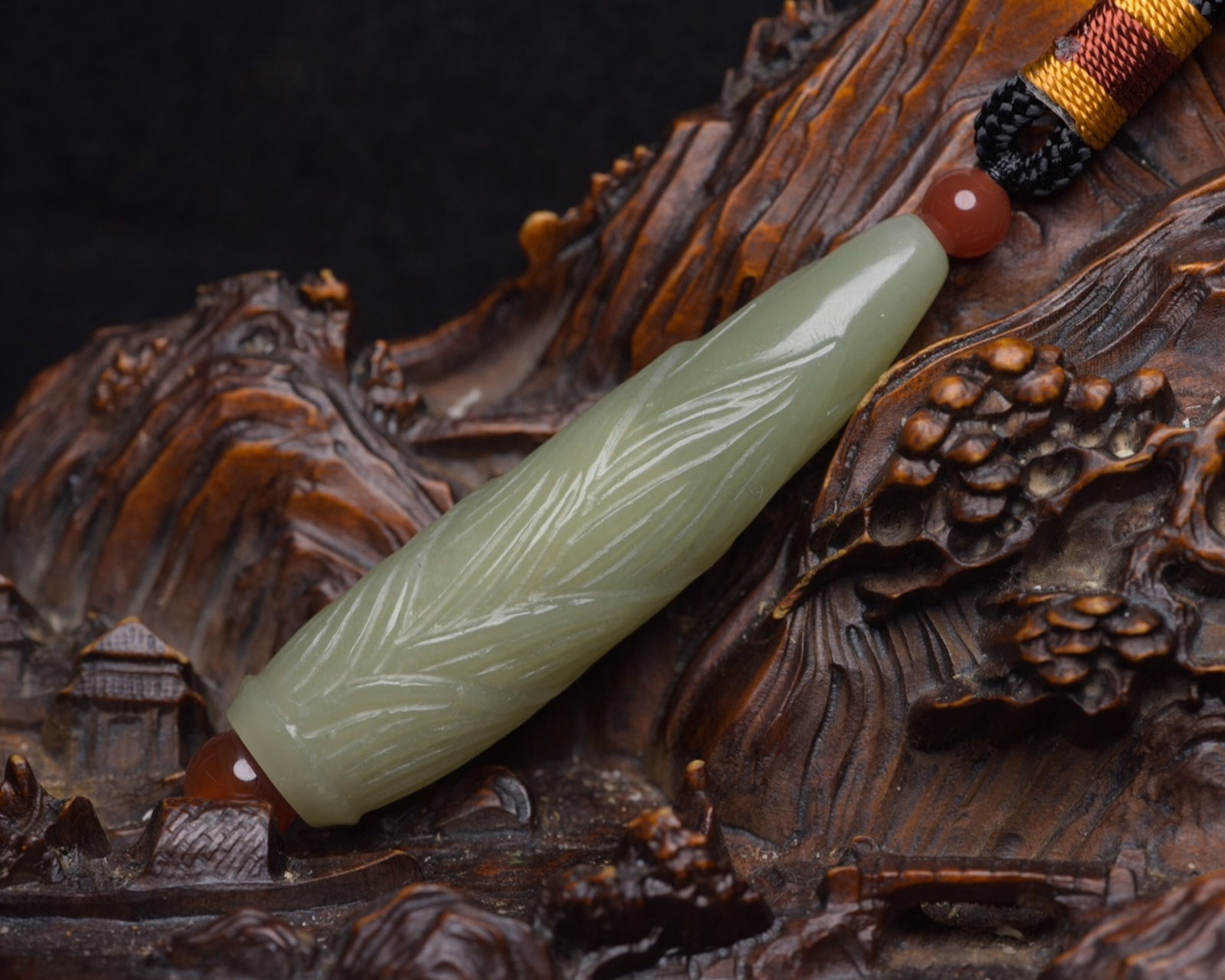 An Exquisite Greenish Jade Pendant: An Exquisite Greenish Jade Pendant,Qing Dynasty,China,Size:2.4inx0.6inx0.6in,Weight:17g 青白玉挂件,中国清代