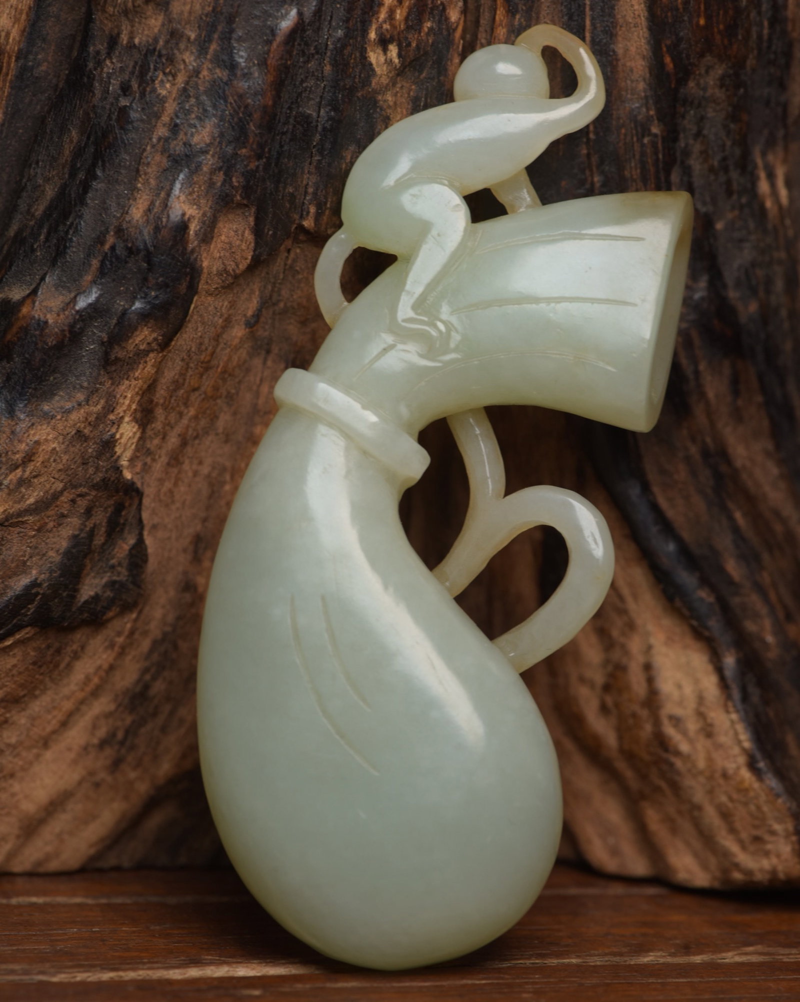 An Exquisite White Jade Monkey Ornament - 2
