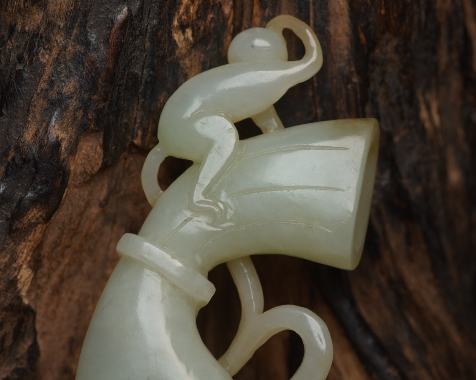 An Exquisite White Jade Monkey Ornament - 8