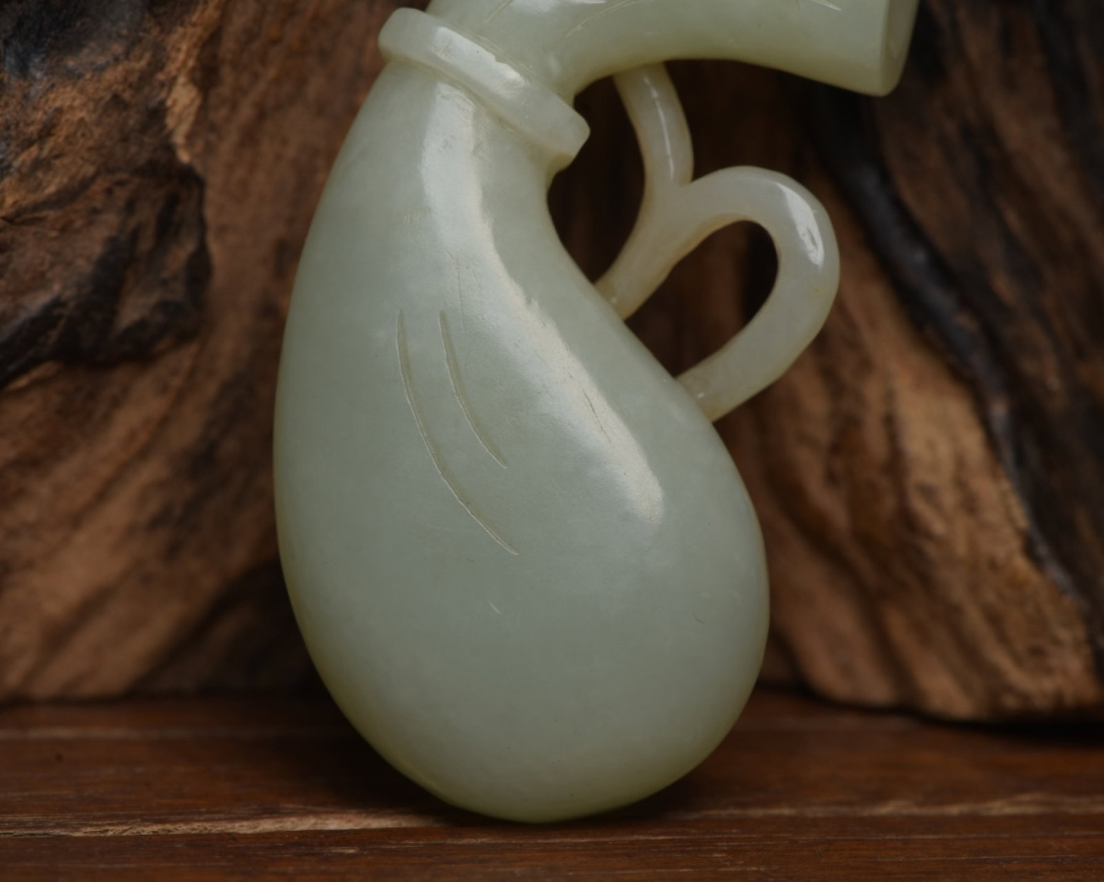 An Exquisite White Jade Monkey Ornament - 9