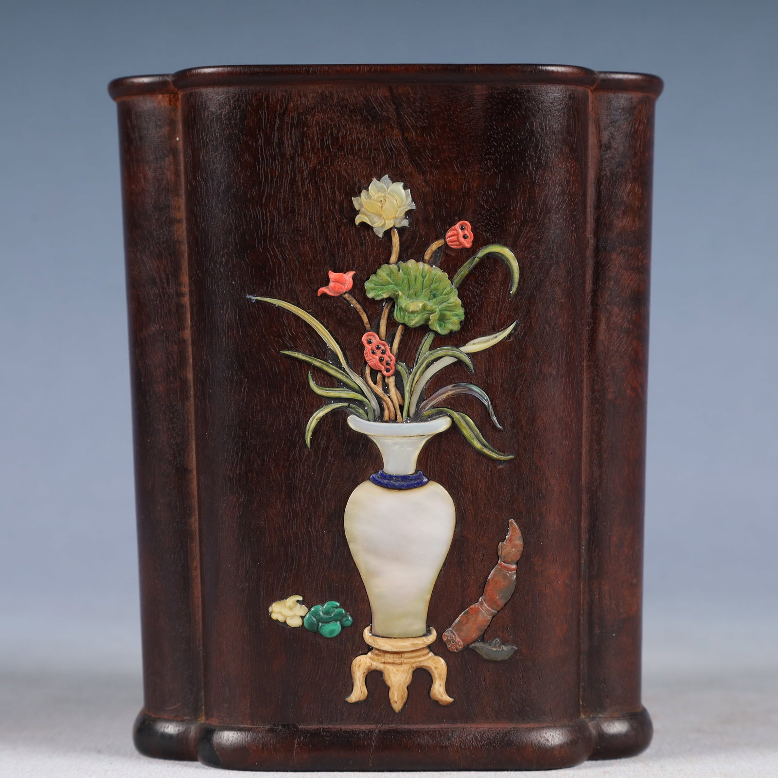 An Exquisite Zitanwood Flower Pattern Brush Pot,Inlaid Gems: An Exquisite Zitanwood Flower Pattern Brush Pot,Inlaid Gems,Qing Dynasty, China,Size:4.5inx5.3in,Weight:650g 紫檀木花卉纹笔筒,嵌百宝,&