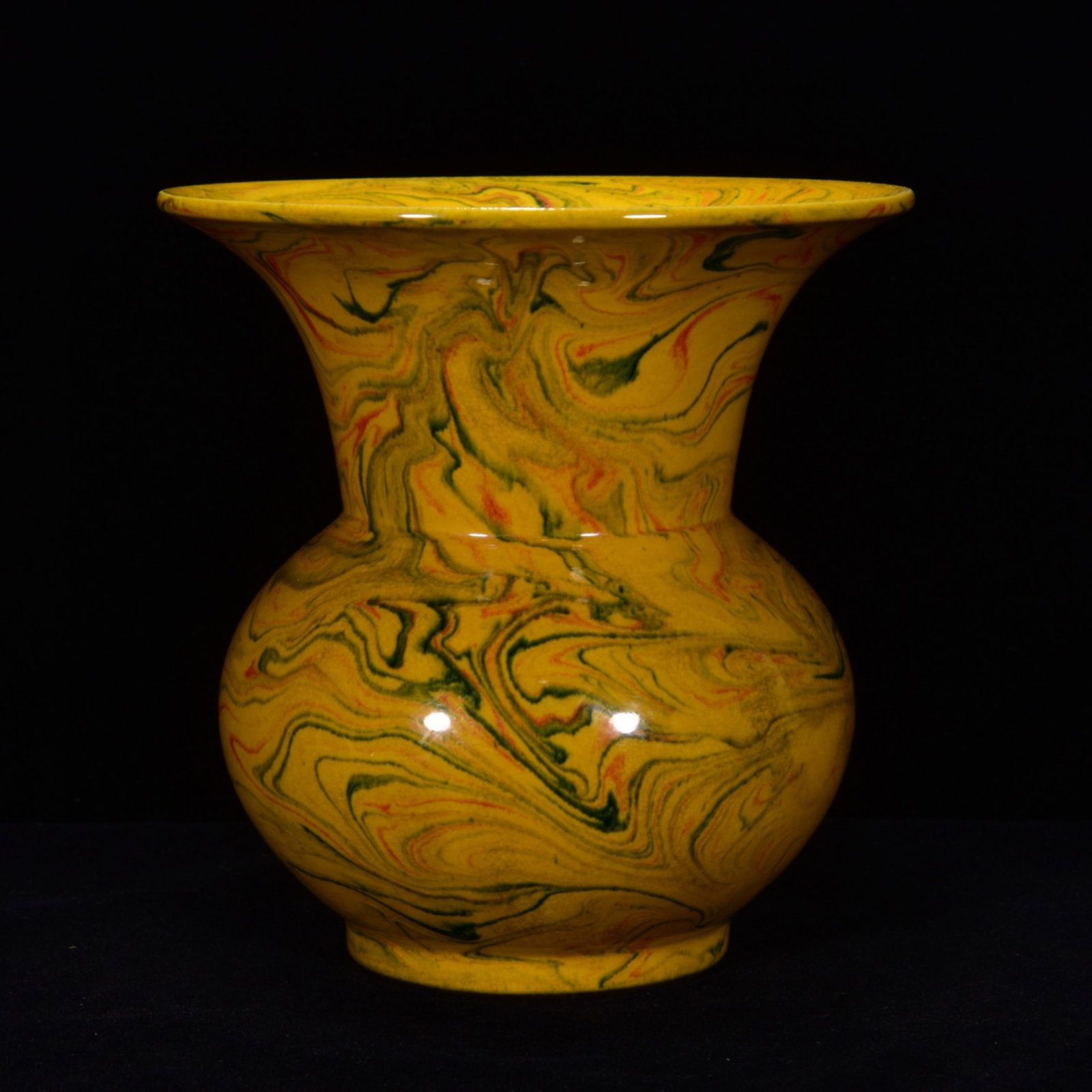 An Exquisite Marble Glazed Vase: An Exquisite Marble Glazed Vase,Qing Dynasty,China,Qianlong Six-character Mark,Size:4.7inx4.7in 石纹釉瓶,中国清代,乾隆六字હ