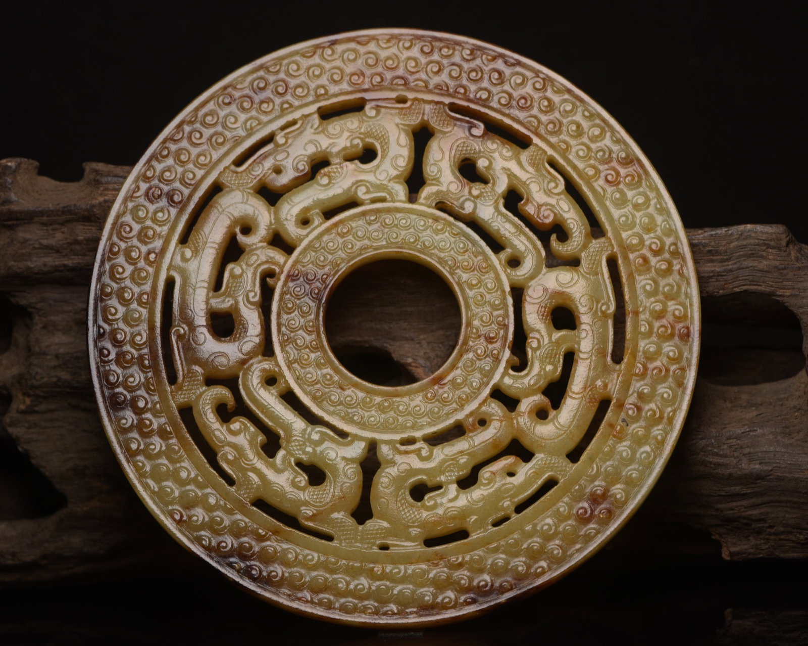 An Exquisite White Jade Chi-Dragon Pattern Pendant - 2