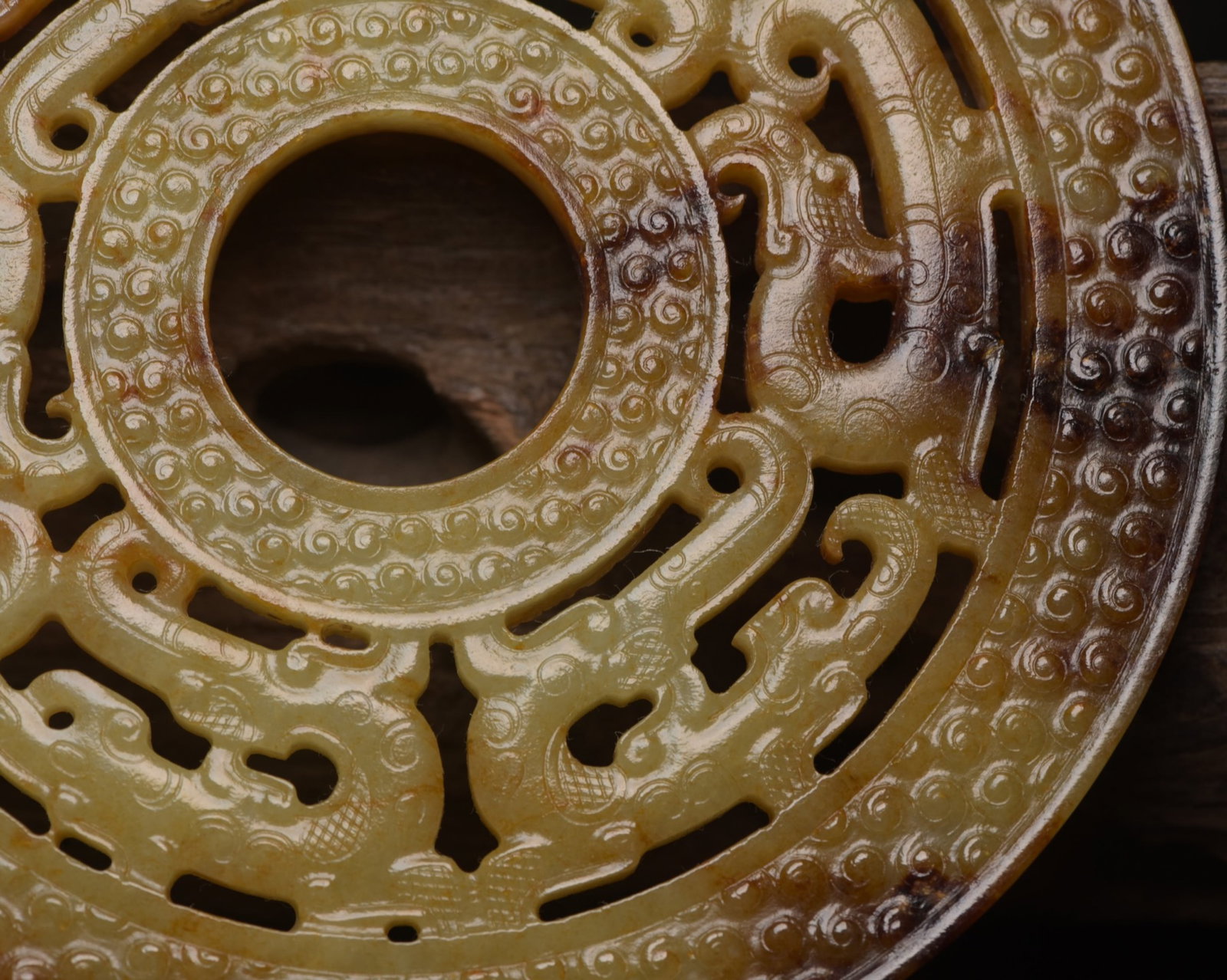 An Exquisite White Jade Chi-Dragon Pattern Pendant - 6
