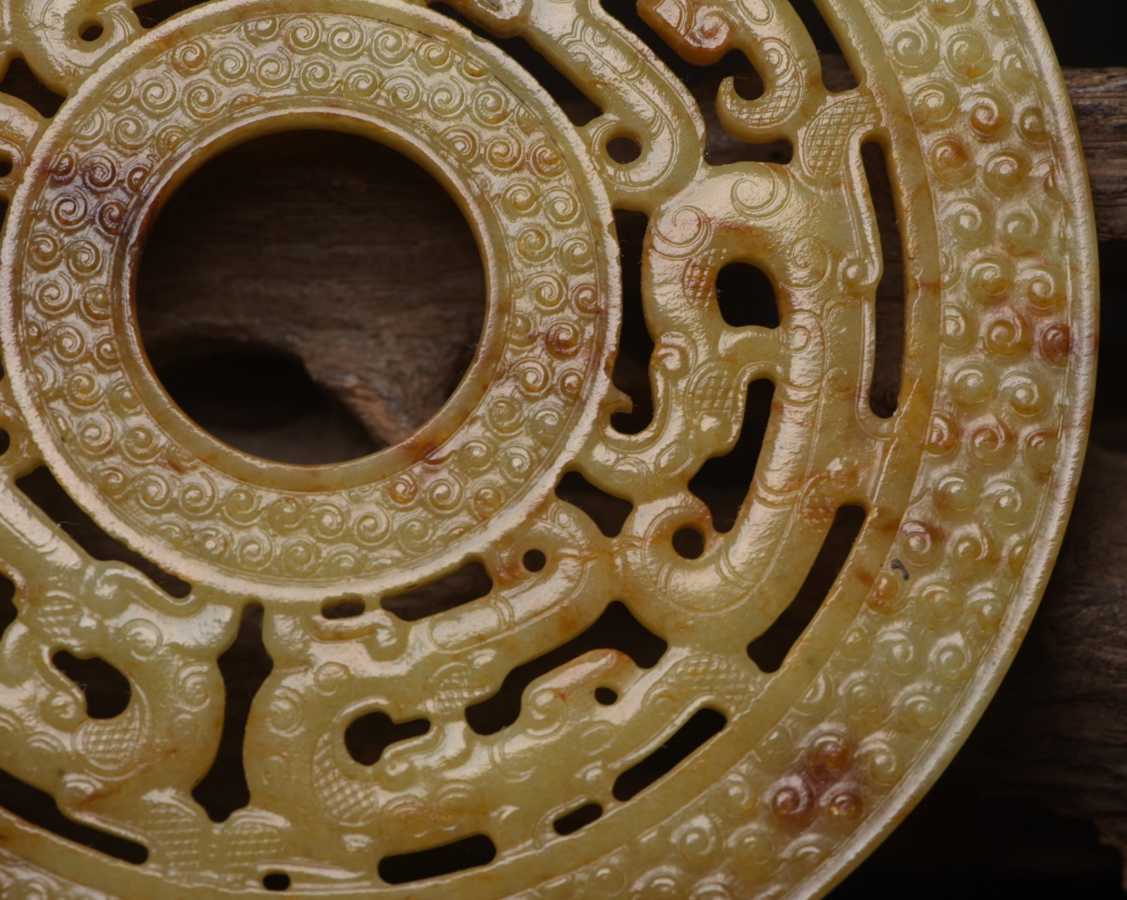 An Exquisite White Jade Chi-Dragon Pattern Pendant - 9