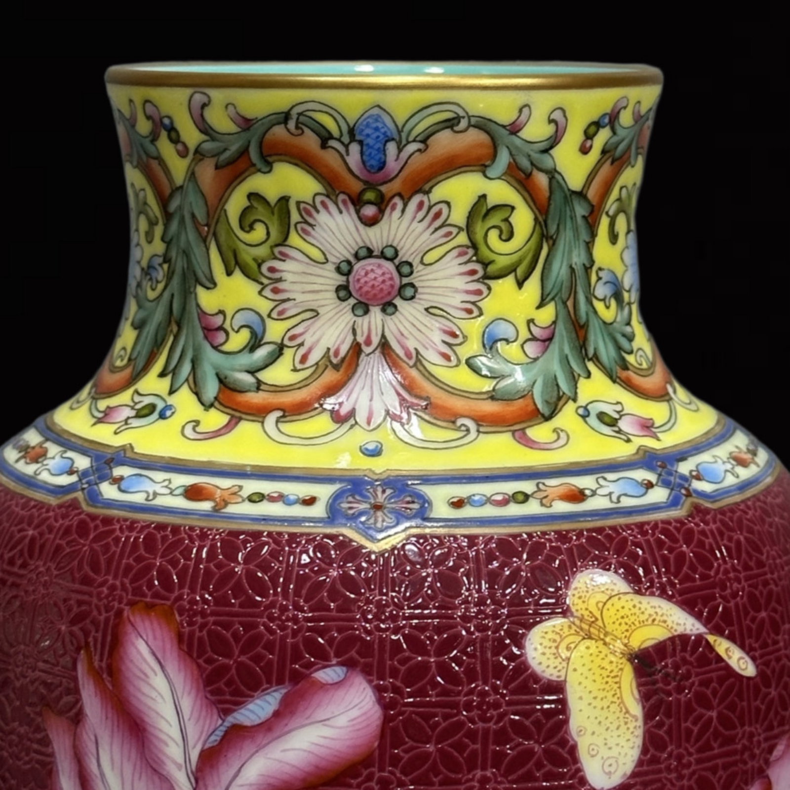 An Exquisite Ruby Red Glazed Flower and Butterfly Pattern Vase - 5