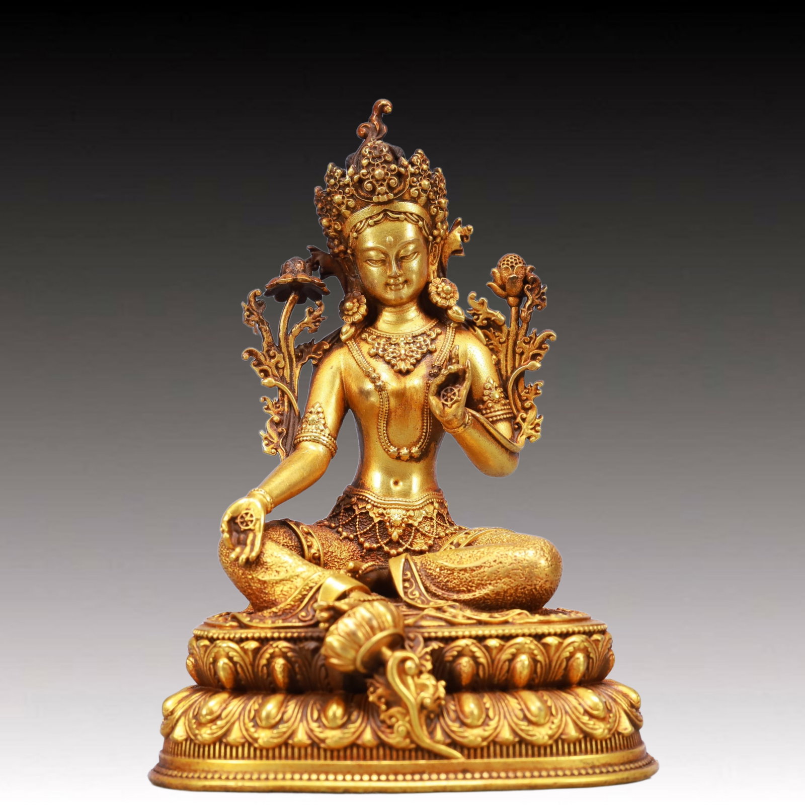 A Solemn Gilt Bronze Buddha Statue: A Solemn Gilt Bronze Buddha Statue,Qing Dynasty, China,Size:3inx2.2inx4.1in,Weight:593g 铜鎏金佛像,中国清代