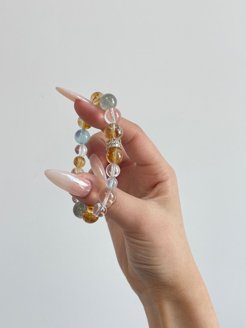 An Exquisite Crystal Bracelet - 3