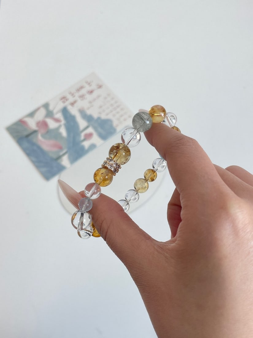 An Exquisite Crystal Bracelet - 5