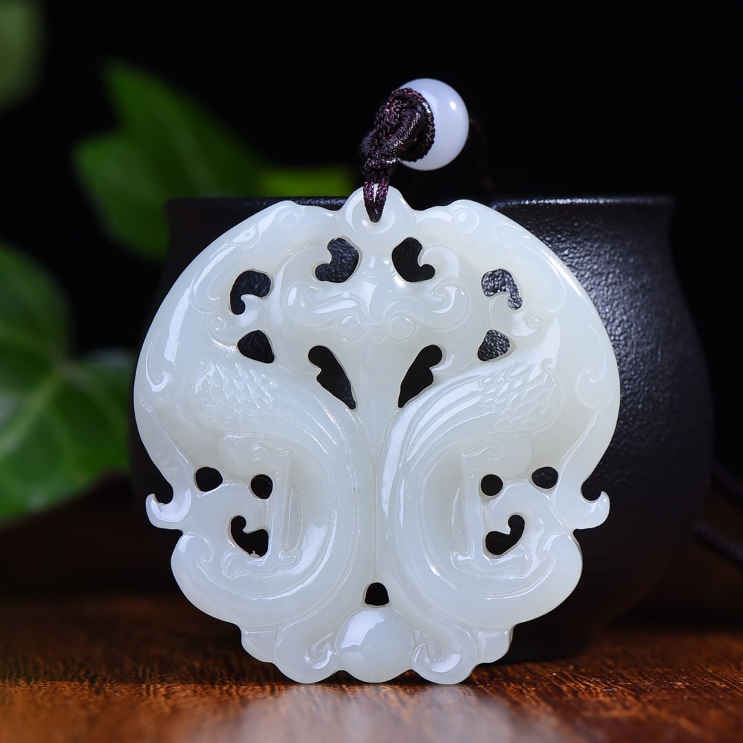 An Exquisite White Jade Phoenix Pattern Pendant - 2