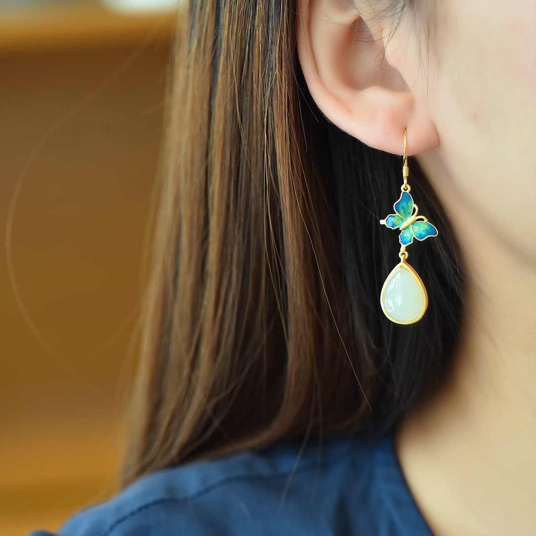 A Pair of Exquisite Sterling Silver-Gold Plated Inlaid White Jade Enamel Earrings: A Pair of Exquisite Sterling Silver-Gold Plated Inlaid White Jade Enamel Earrings,Size:10mmx14mm