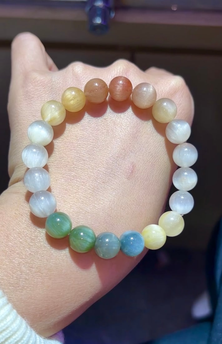 An Exquisite Crystal Bracelet - 2