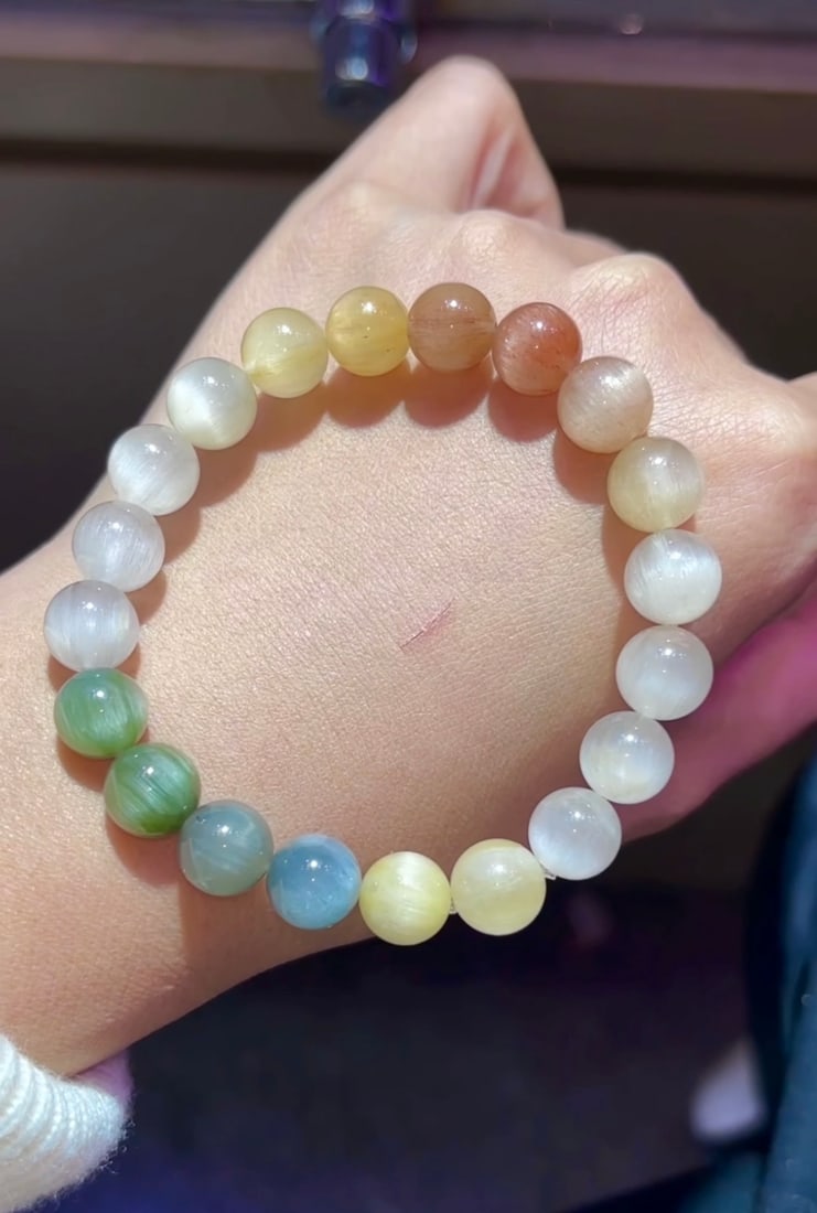An Exquisite Crystal Bracelet - 3