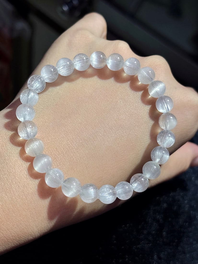 An Exquisite Crystal Bracelet - 4